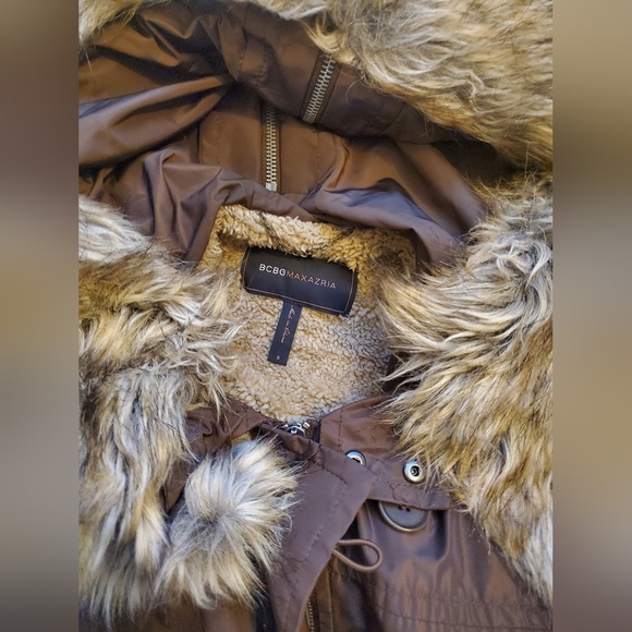 BCBG MAXAZRIA JACKET SIZE SMALL - Picture 5 of 7